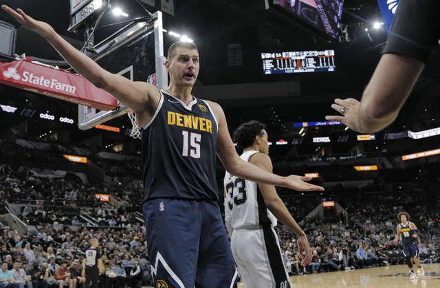  约基奇蝉联常规赛MVP荣誉  