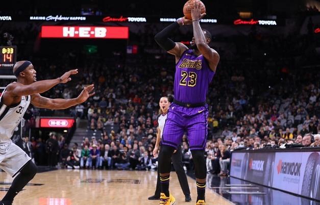  布朗森末节发威尼克斯逆转步行者取连胜