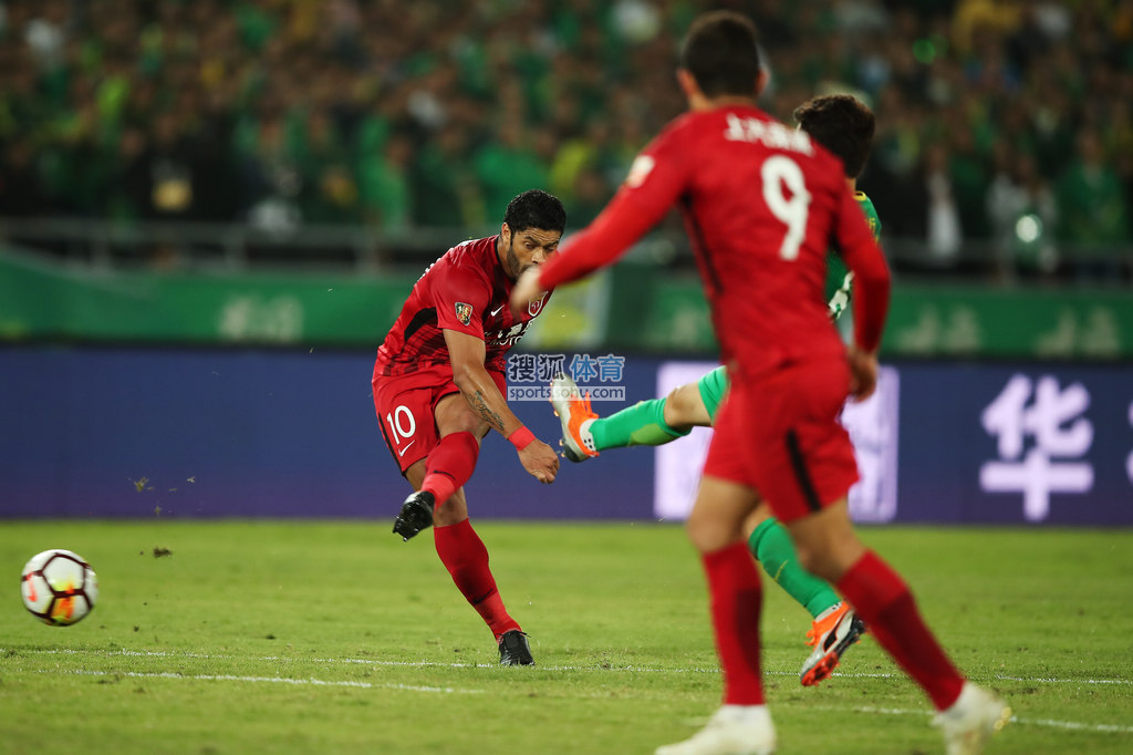 FB体育- 那不勒斯十人应战憾负，争冠形势急转直下  